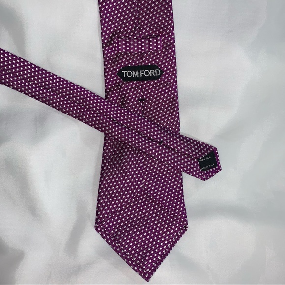 👋🏾SOLD👋🏾TOM FORD purple SILK TWILL necktie with white SWISS DOT embroidery - Picture 3 of 8